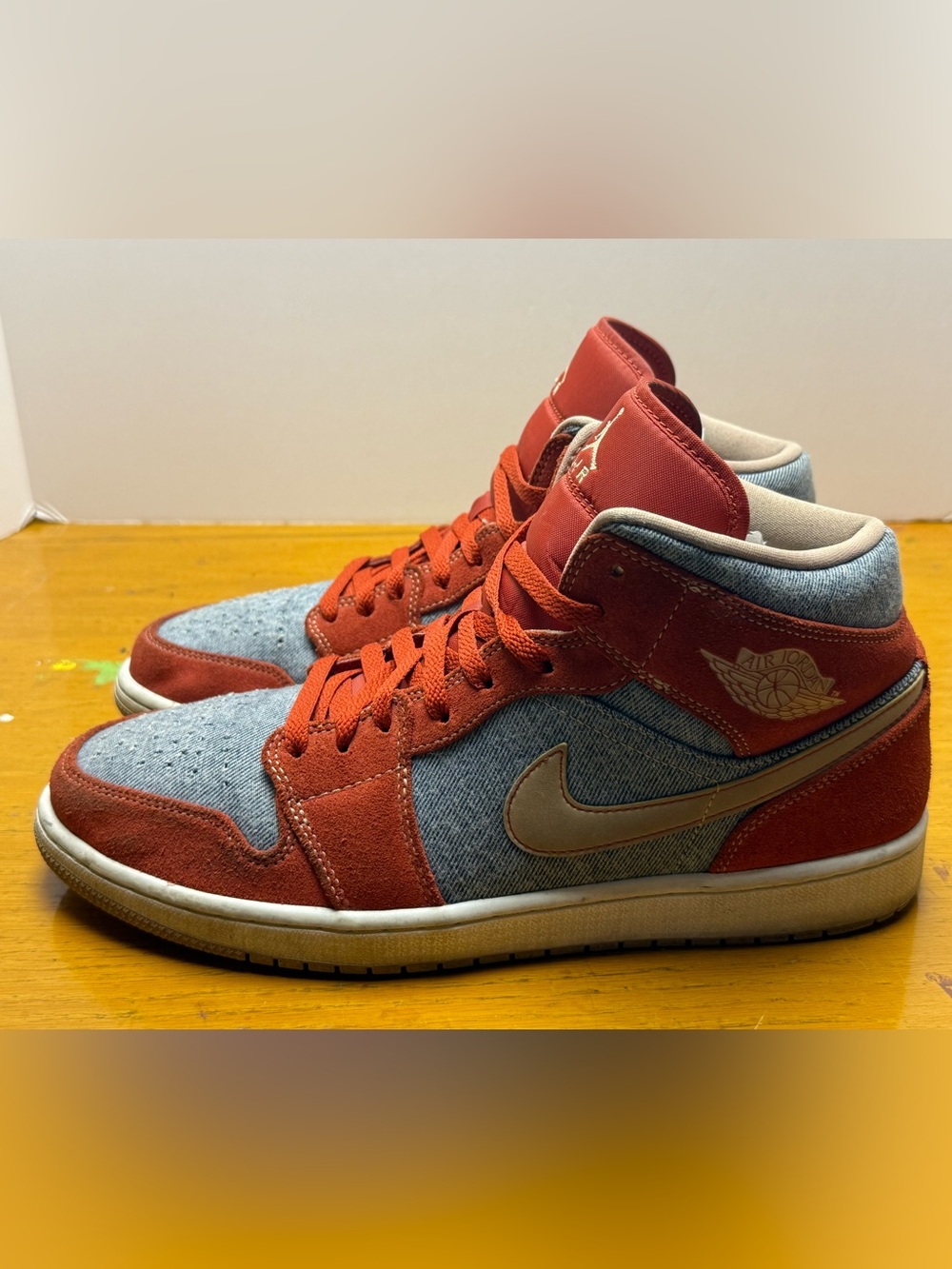 Air Jordan 1 Mid 'Denim Red'